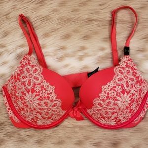 Red Victoria's Secret Push-Up Bra with Lace 34C